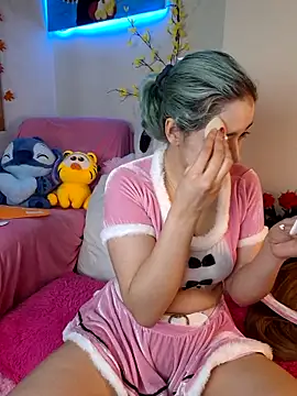 NaomiShimizu online show from 10/14/25, 07:47