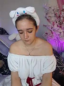 NaomiShimizu online show from 11/15/25, 08:46