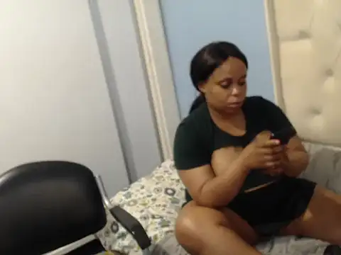 THESHORTQUEEN online show from 11/26/25, 07:25