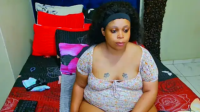 THESHORTQUEEN online show from 12/17/25, 02:38