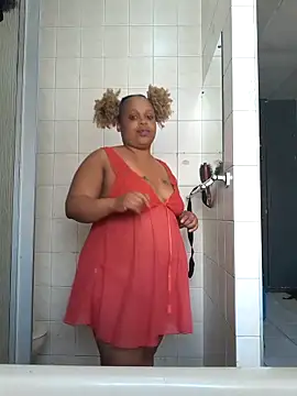 THESHORTQUEEN online show from 11/05/25, 02:09