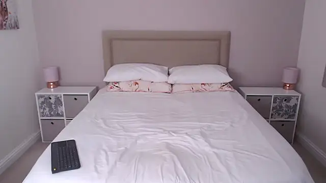 British Goddess Anna online show from 05/19/26, 08:21