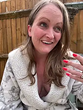 HoneyBluex online show from 04/16/26, 10:49