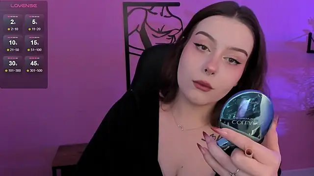 Snapshot of CoralineKeyns chatting on 02/18/25, 05:20 CoralineKeyns online show from 02/18/25, 05:20