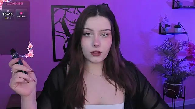 Snapshot of CoralineKeyns chatting on 03/18/25, 05:23 CoralineKeyns online show from 03/18/25, 05:23