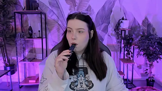 CoralineKeyns online show from 10/21/25, 05:18