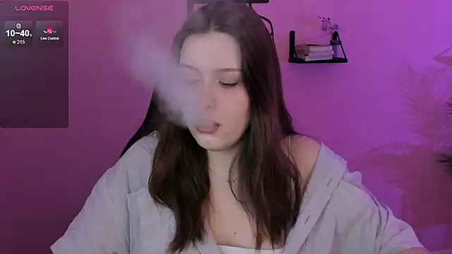Snapshot of CoralineKeyns chatting on 02/28/25, 05:48 CoralineKeyns online show from 02/28/25, 05:48