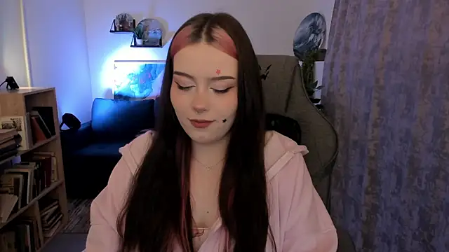 CoralineKeyns online show from 05/11/26, 05:09