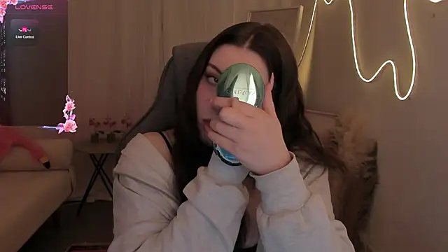 CoralineKeyns online show from 03/10/26, 05:33