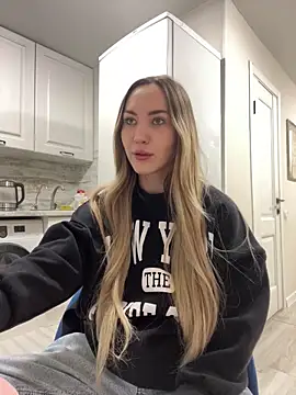 Lunalikaiya online show from 02/27/26, 05:46