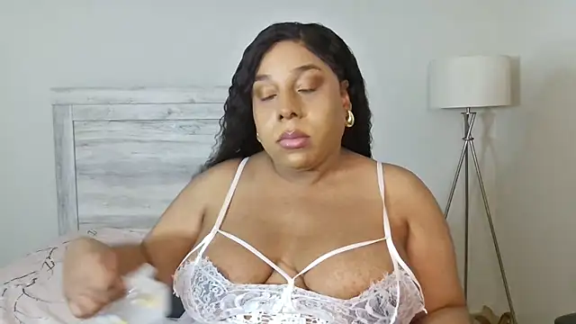 Snapshot of Carmen_Cream chatting on 02/01/26, 02:15 Carmen Cream online show from 02/01/26, 02:15