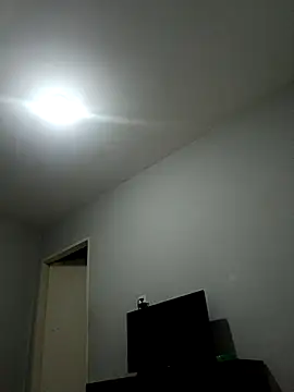 Nicolaskribeiro online show from 09/10/25, 10:47