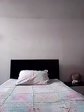 Cameron puppy online show from 10/09/25, 04:29