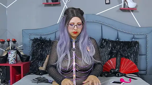 Snapshot of Evangeline chatting on 02/17/25, 11:11 Evangeline online show from 02/17/25, 11:11