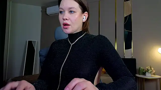 Snapshot of katy__moonj chatting on 10/19/25, 12:57 katy moonj online show from 10/19/25, 12:57