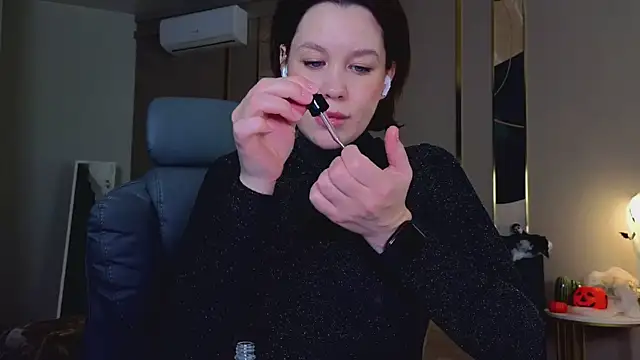 katy  moonj online show from 10/30/25, 01:04