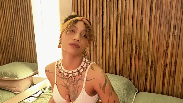 daiana curly online show from 11/23/25, 08:19