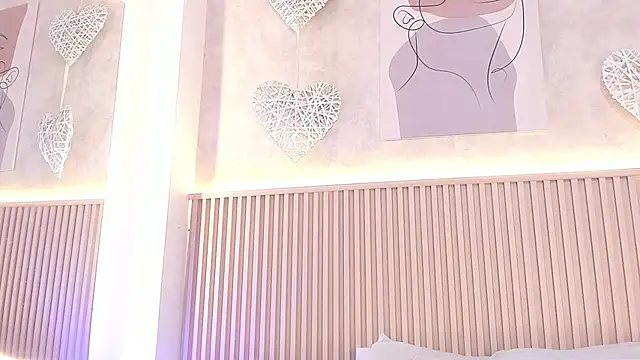 daiana curly online show from 10/06/25, 07:47