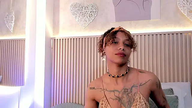 daiana curly online show from 09/10/25, 07:46