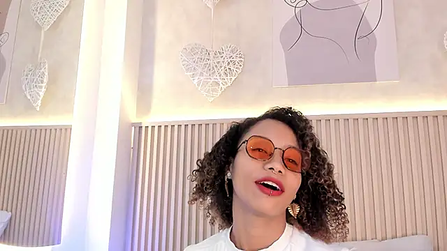 daiana curly online show from 02/11/26, 07:47