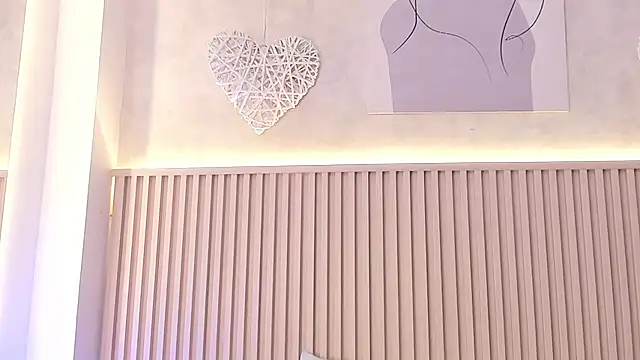 daiana curly online show from 12/02/25, 08:10