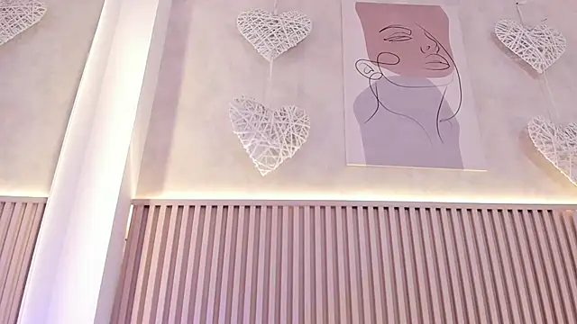 daiana curly online show from 10/27/25, 07:48