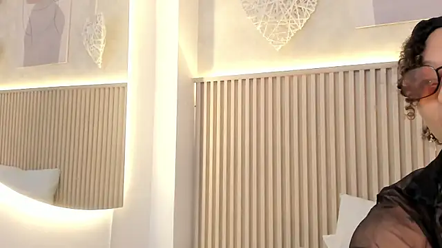 daiana curly online show from 03/17/26, 07:39