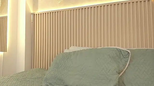 daiana curly online show from 04/10/26, 07:54