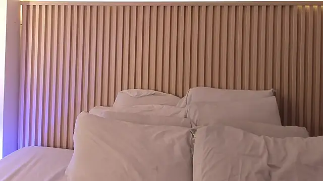 daiana curly online show from 10/13/25, 08:10