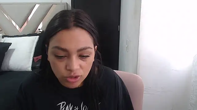 fairylatin222 online show from 10/18/25, 11:56