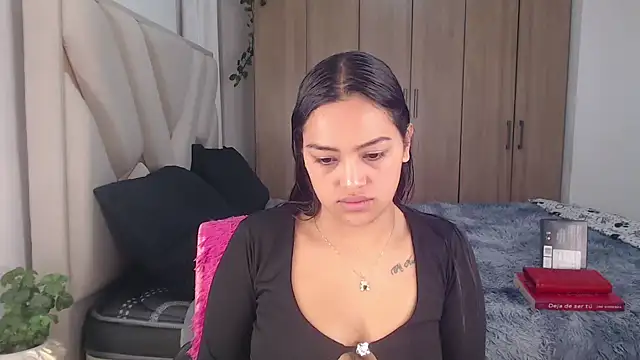 fairylatin222 online show from 03/19/25, 08:12