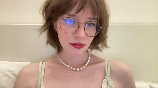 Snapshot of ms_christiana chatting on 05/19/26, 09:00 ms christiana online show from 05/19/26, 09:00