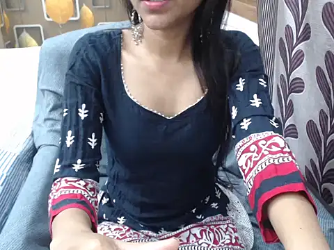 Snapshot of Sassy_Myra chatting on 02/15/25, 06:55 Sassy Myra online show from 02/15/25, 06:55
