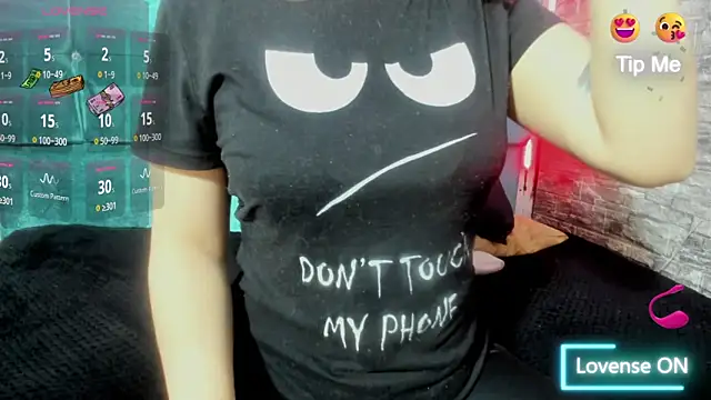 Snapshot of Cloee66 chatting on 11/25/25, 05:57 Cloee66 online show from 11/25/25, 05:57