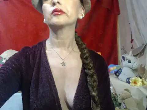 Snapshot of hottieperla chatting on 09/25/25, 04:35 hottieperla online show from 09/25/25, 04:35