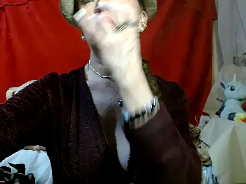 hottieperla online show from 02/06/26, 07:54