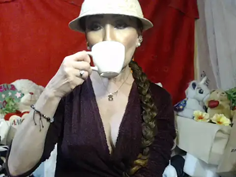 Snapshot of hottieperla chatting on 11/13/25, 07:07 hottieperla online show from 11/13/25, 07:07