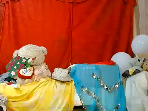 hottieperla online show from 07/17/26, 07:33