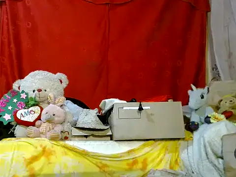 hottieperla online show from 05/18/26, 04:23