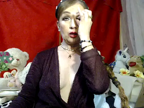 Snapshot of hottieperla chatting on 11/18/25, 06:33 hottieperla online show from 11/18/25, 06:33