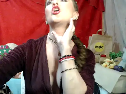 Snapshot of hottieperla chatting on 11/08/25, 08:45 hottieperla online show from 11/08/25, 08:45