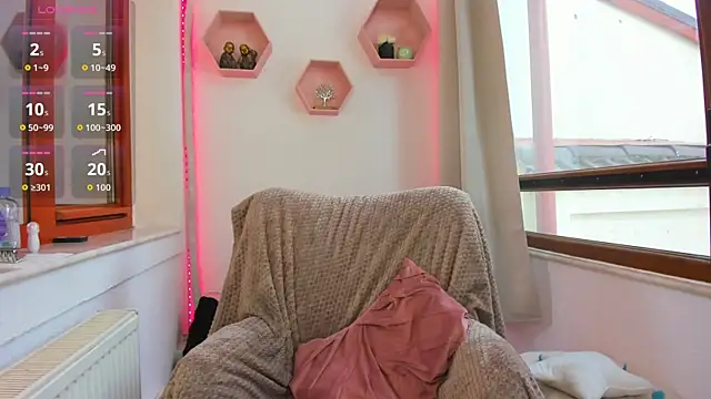 Awesome Jolie online show from 04/10/26, 06:53