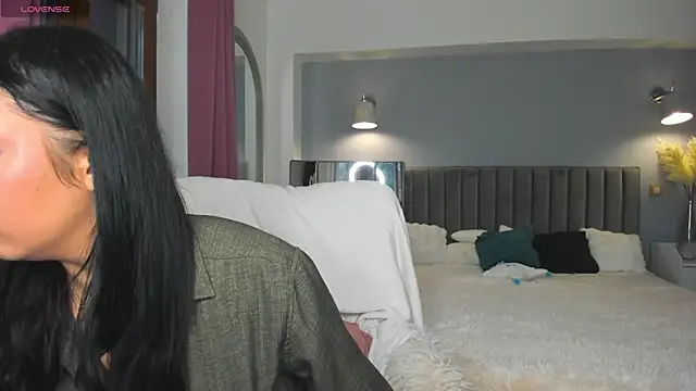 Awesome Jolie online show from 11/11/25, 06:08