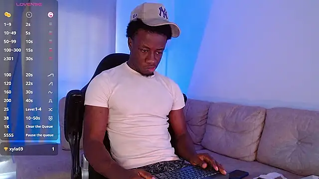 Snapshot of mike_wallace chatting on 02/03/26, 01:05 mike wallace online show from 02/03/26, 01:05