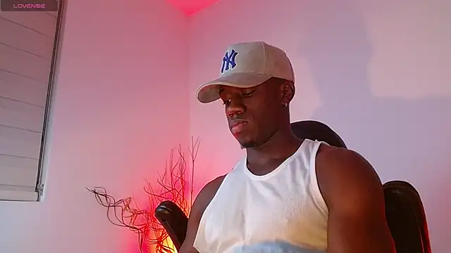 Snapshot of mike_wallace chatting on 02/08/25, 01:22 mike wallace online show from 02/08/25, 01:22