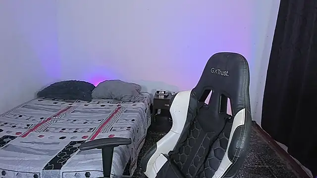 Alan26  online show from 11/21/25, 04:44