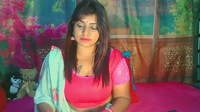 Snapshot of RoyalIndianCreamPuff chatting on 05/30/26, 06:46 RoyalIndianCreamPuff online show from 05/30/26, 06:46