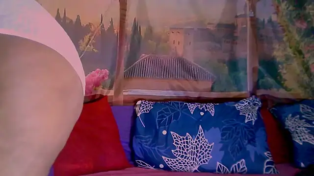 RoyalIndianCreamPuff online show from 11/13/25, 06:34