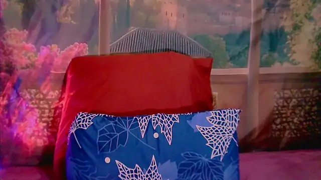 RoyalIndianCreamPuff online show from 10/08/25, 07:47