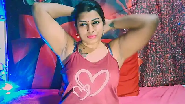 RoyalIndianCreamPuff online show from 01/11/25, 05:40